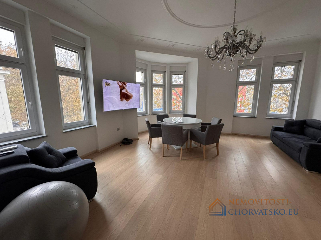 Prodej bytu 2+kk 130 m² - Widok 2