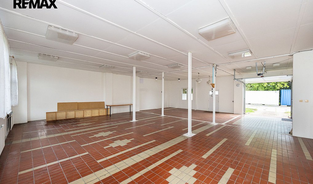Pronájem obchodních prostor 200 m², Hořice – náhled fotky 12