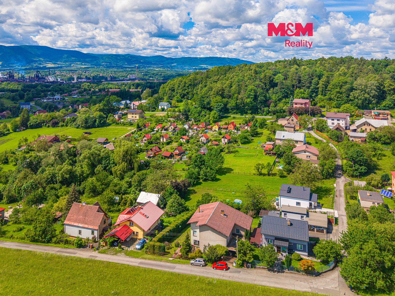 Prodej stavebního pozemku 1 203 m²
