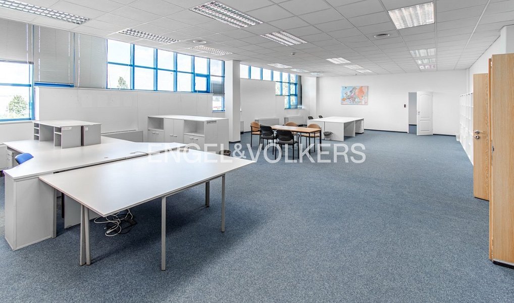 Pronájem kanceláře 670 m², Praha – náhled fotky 9