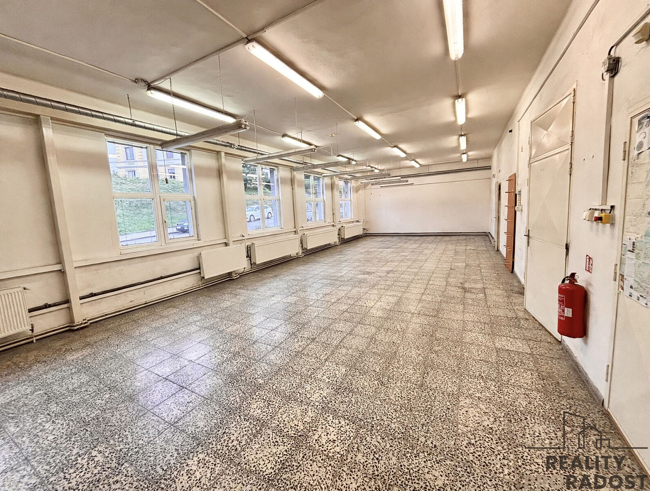 Prodej komerčního objektu (jiného typu) 244 m² – fotografie 5