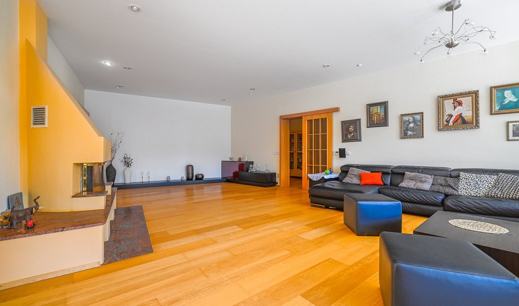 Prodej domu 1 032 m² s pozemkem 2 429 m², Zlín – náhled fotky 14