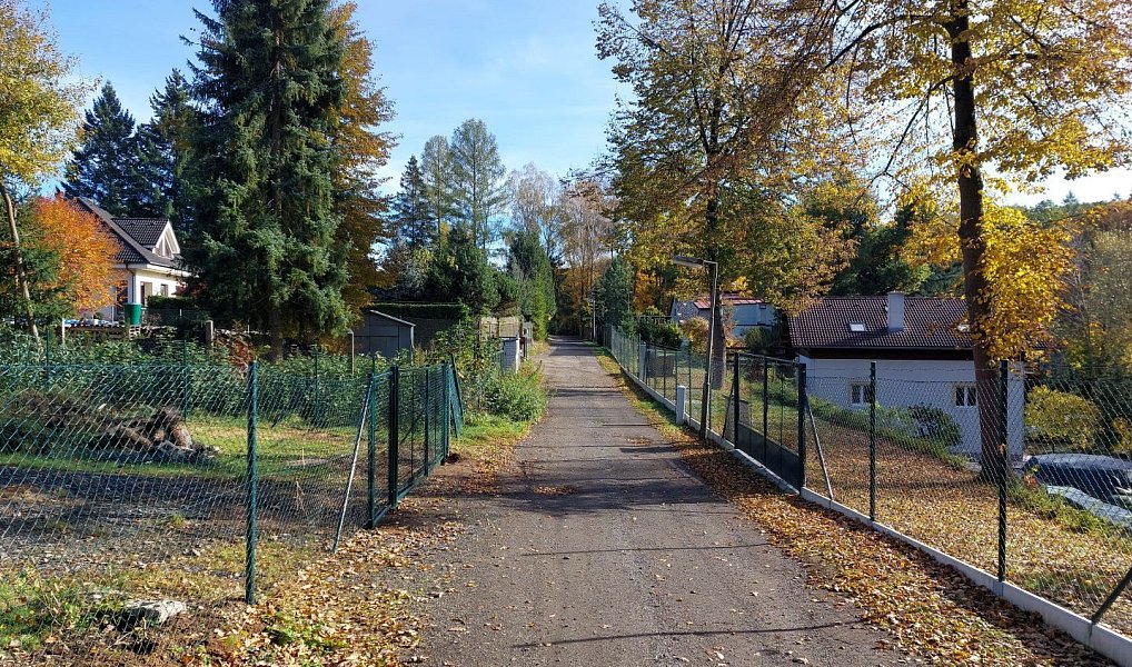 Prodej stavebního pozemku 1 126 m², Kamenice – náhled fotky 6