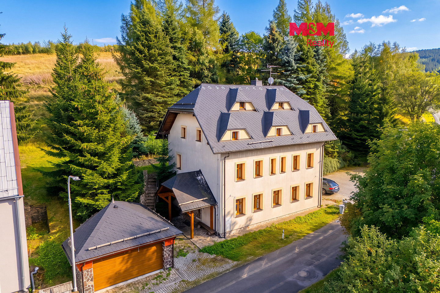 Prodej domu 270 m² s pozemkem 992 m²