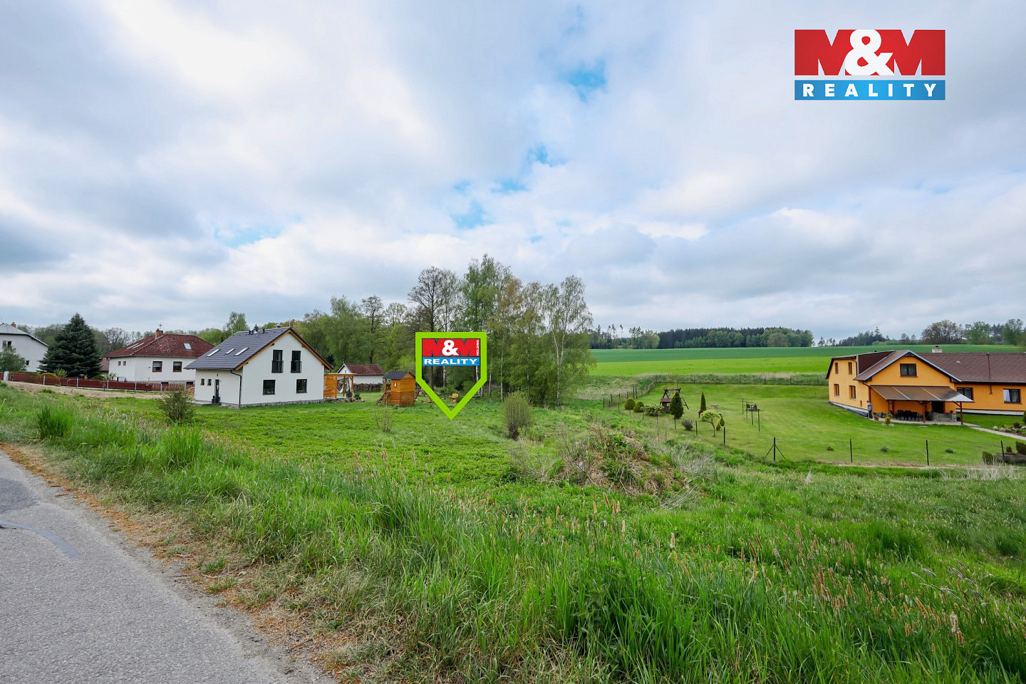 Prodej stavebního pozemku 2 109 m² – fotografie 2
