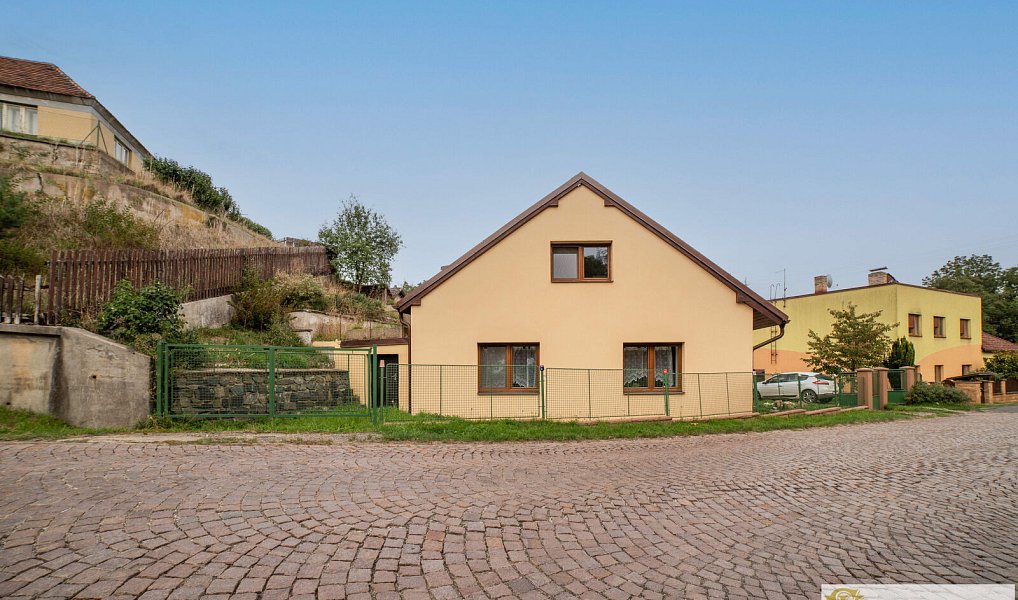 Prodej domu 185 m² s pozemkem 402 m², Paběnice – náhled fotky 2