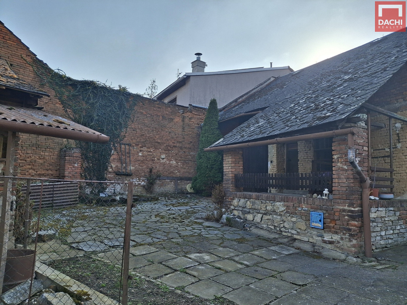 Prodej stavebního pozemku 370 m² – fotografie 3