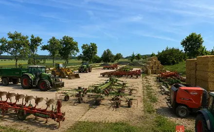 Pronájem skladovacích prostor 5 000 m², Měník, okres Hradec Králové