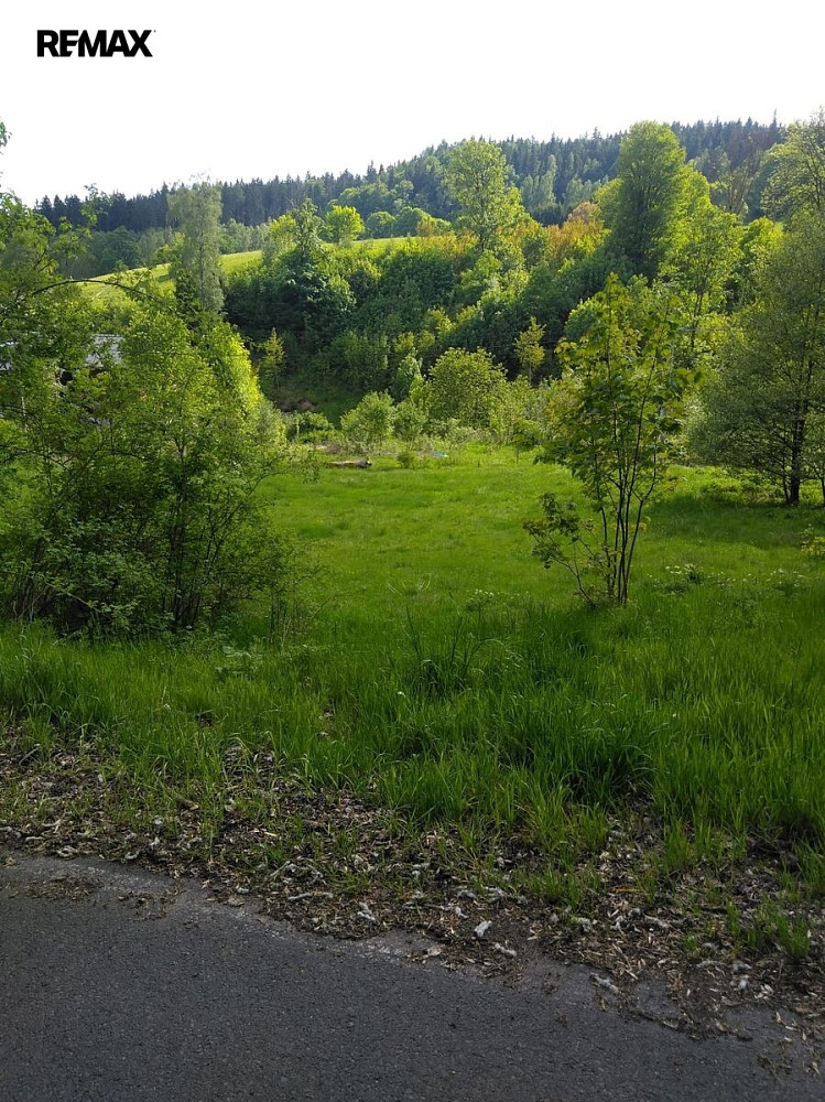 Prodej stavebního pozemku 1 000 m²