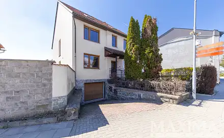 Prodej domu 370 m² s pozemkem 493 m², Heydukova, Olomouc - Černovír