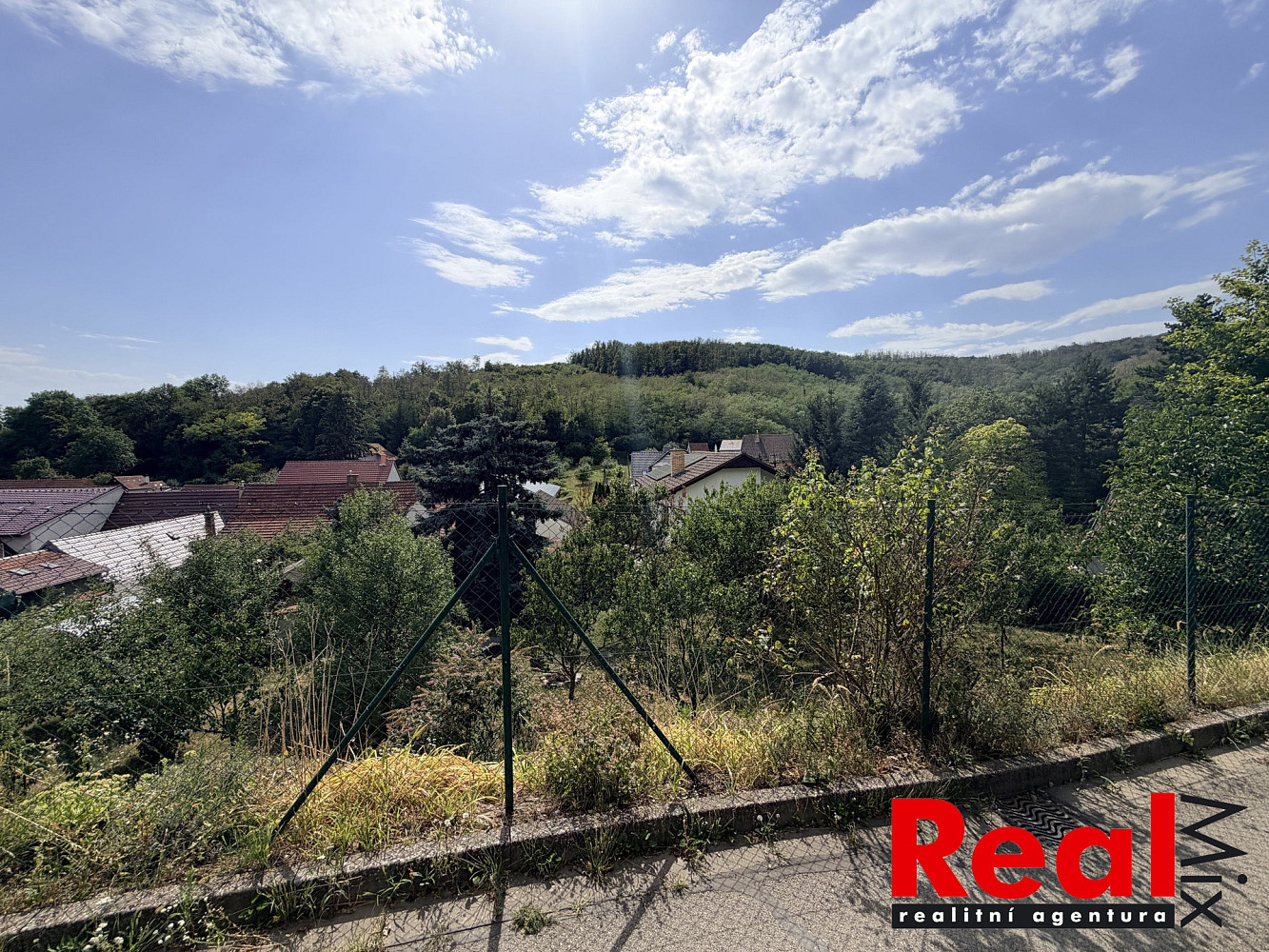 Prodej stavebního pozemku 1 895 m² – fotografie 3