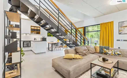 Pronájem bytu 3+kk 202 m², Praha 10 - Benice