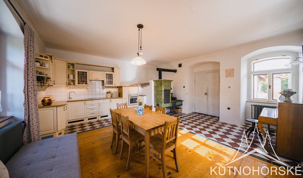 Prodej domu 414 m² s pozemkem 1 000 m², Velenka – náhled fotky 8