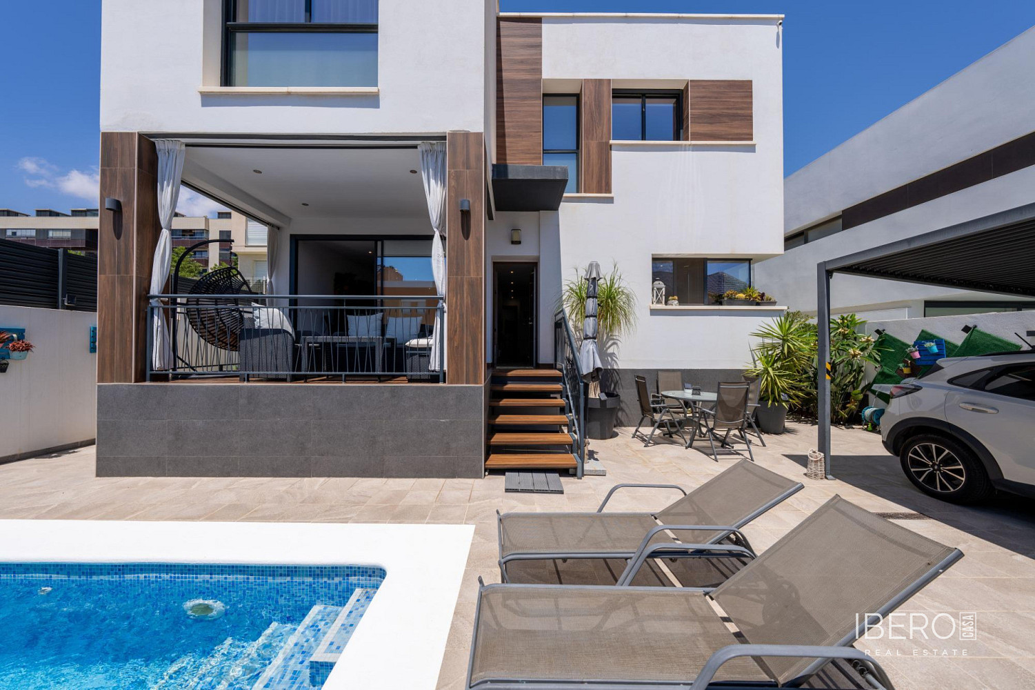 Prodej domu 206 m² s pozemkem 276 m²