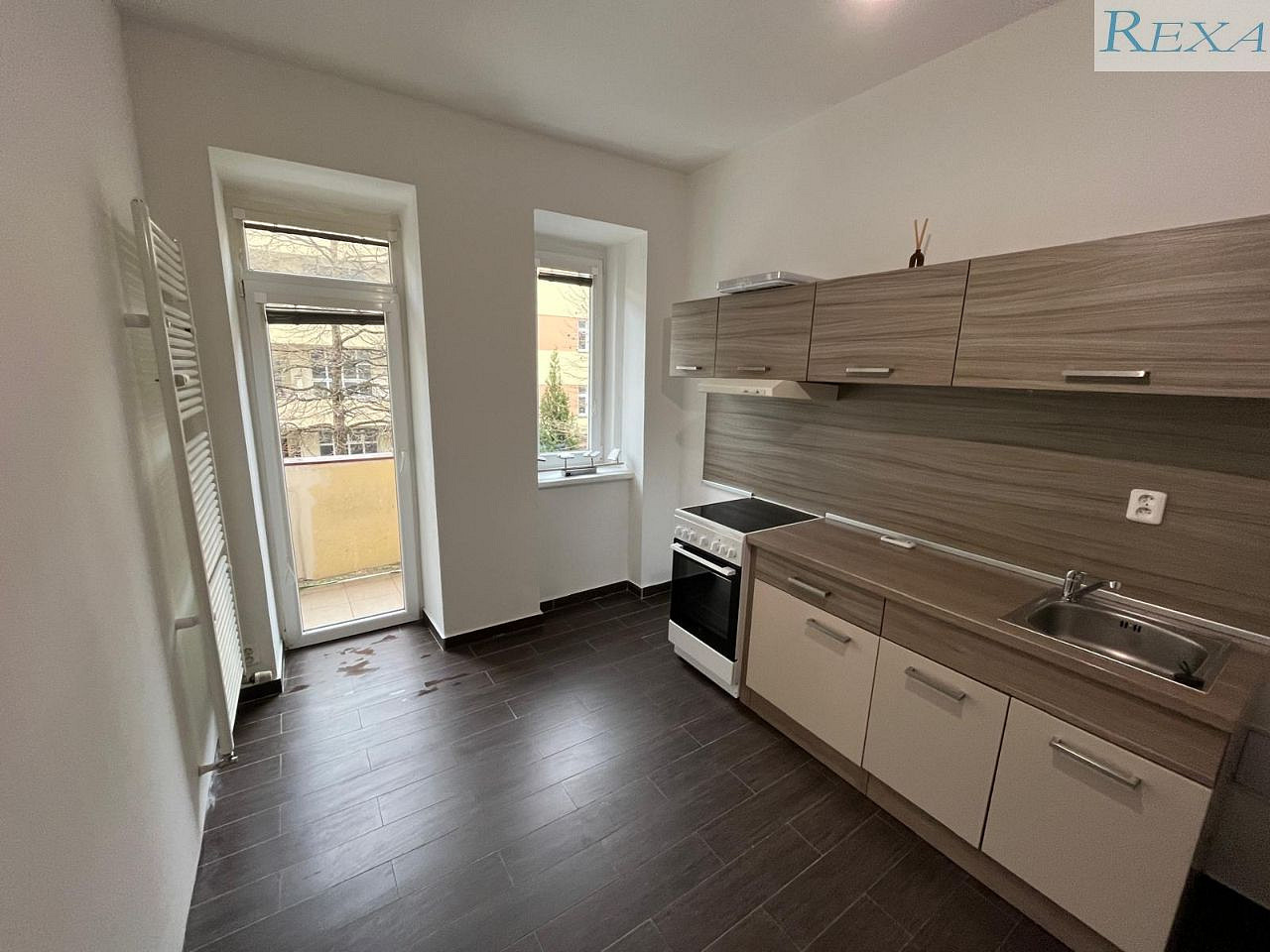 Pronájem bytu 2+kk 67 m² — photo 2
