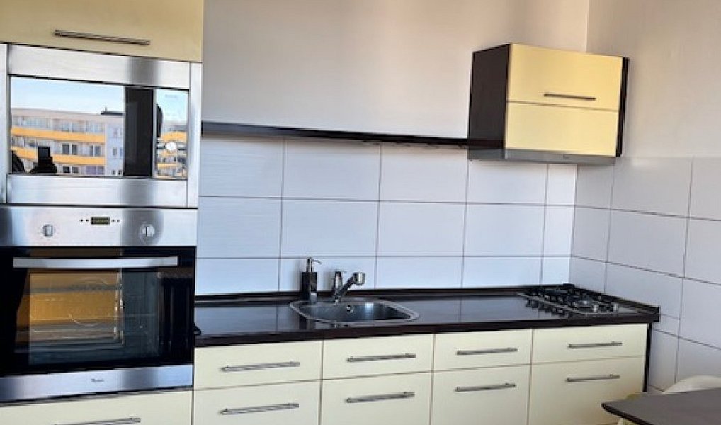 Pronájem bytu 2+1 78 m², Hradec Králové – fotka 1 z 11