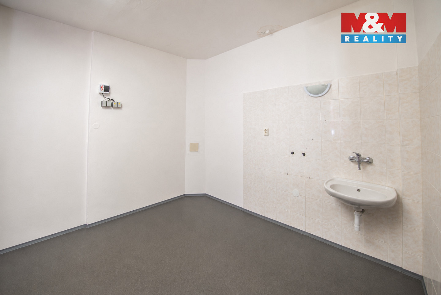 Pronájem kanceláře 82 m² — photo 3