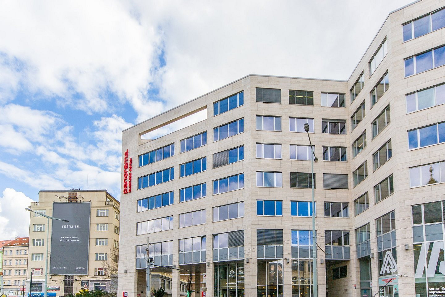 Pronájem kanceláře 480 m², Praha