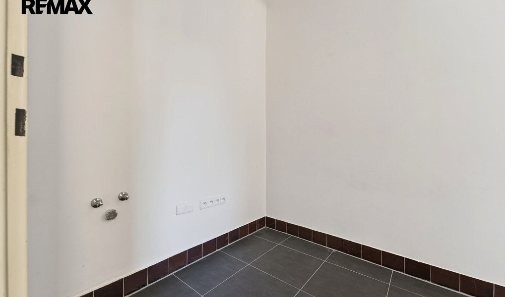 Pronájem bytu 3+1 130 m², Praha – náhled fotky 23