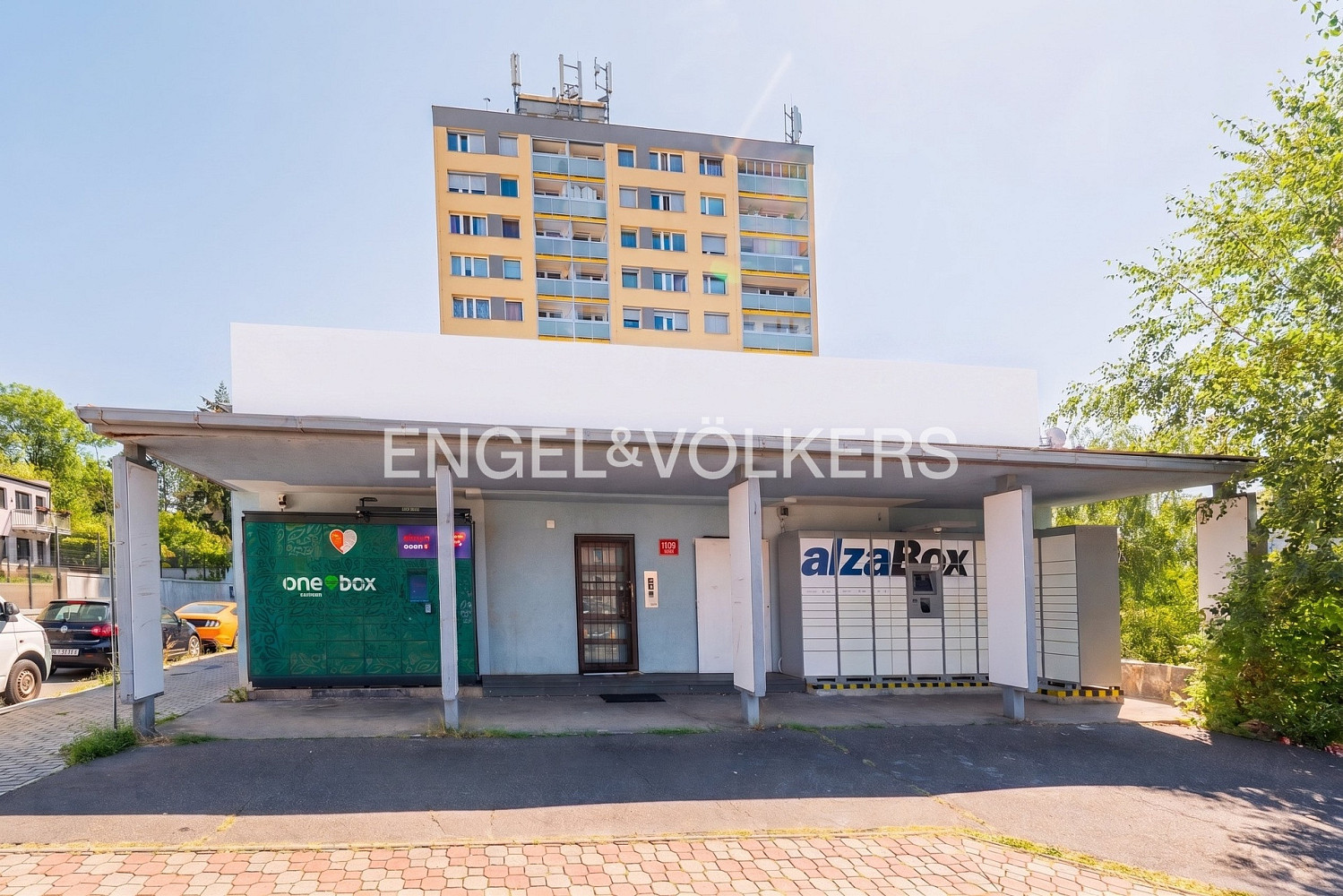 Pronájem obchodních prostor 155 m²
