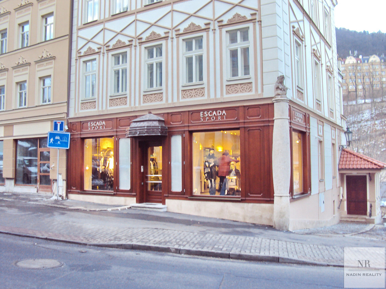Pronájem obchodních prostor 153 m² – pohled 3