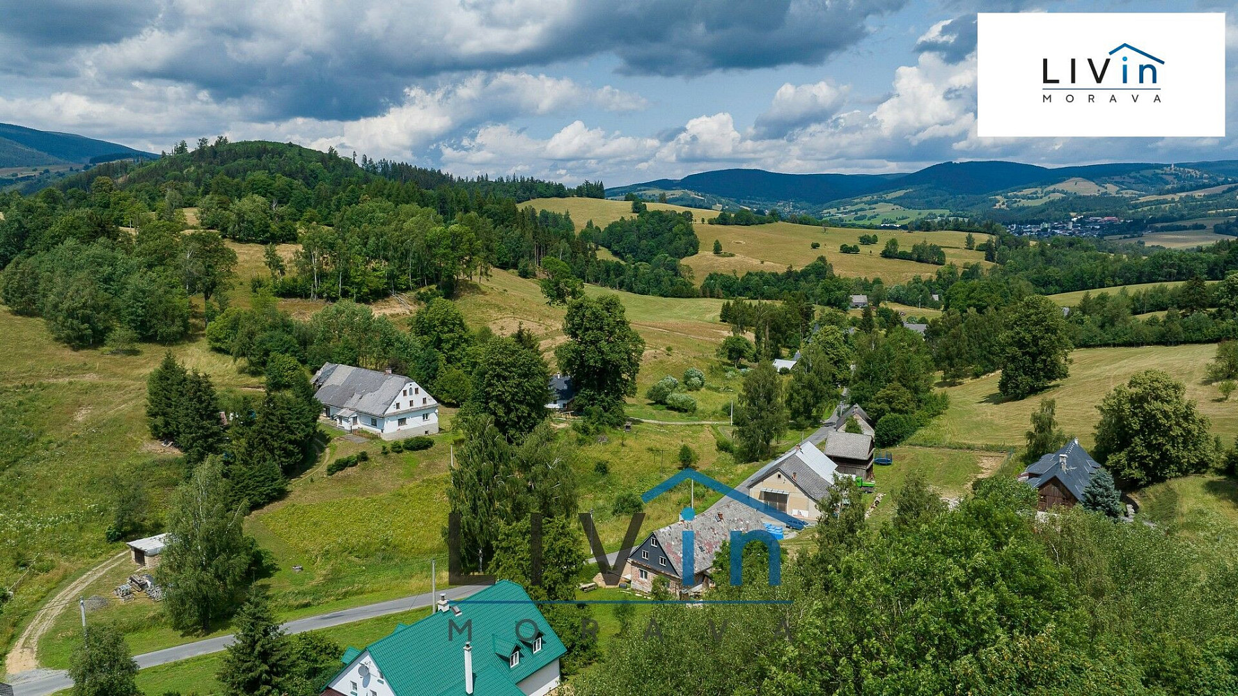 Prodej stavebního pozemku 897 m² – fotografie 3