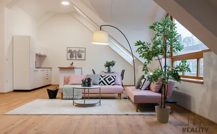 Prodej bytu 2+kk 112 m², Karlovo nám., Třebíč - Vnitřní Město