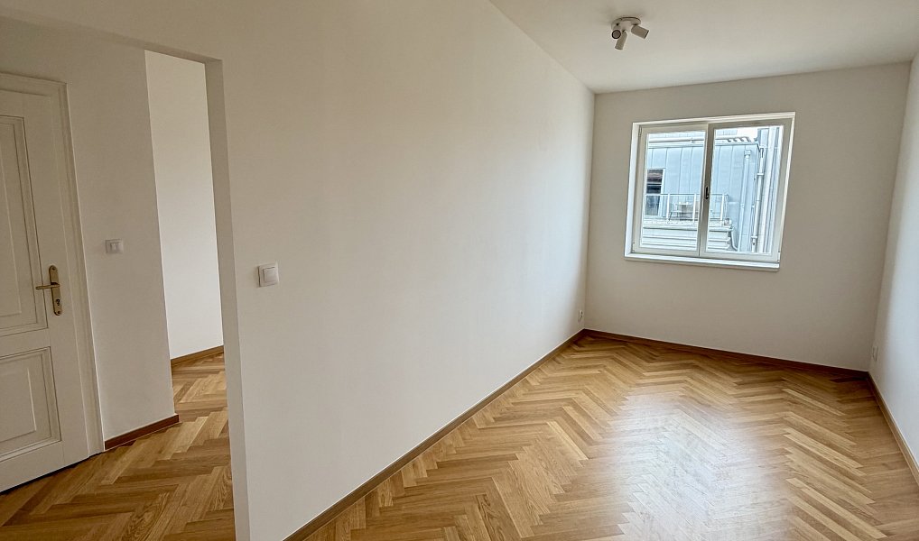 Prodej bytu 2+kk 31 m², Praha – náhled fotky 2