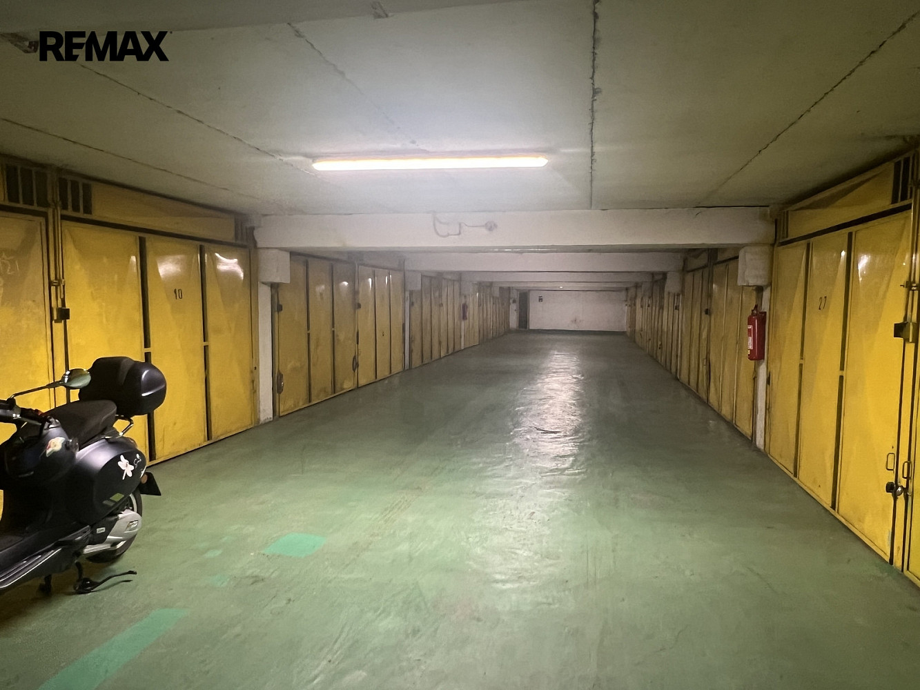 Garáž 18 m2, praha 8 troja — photo 3