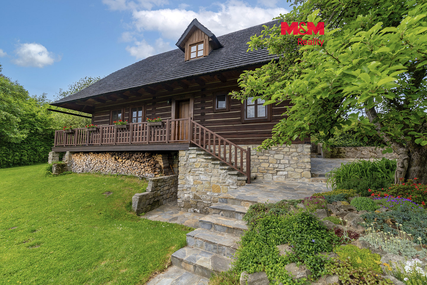 Prodej domu 145 m² s pozemkem 2 203 m²