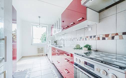 Prodej bytu 3+1 72 m², Bachova, Praha 4 - Chodov