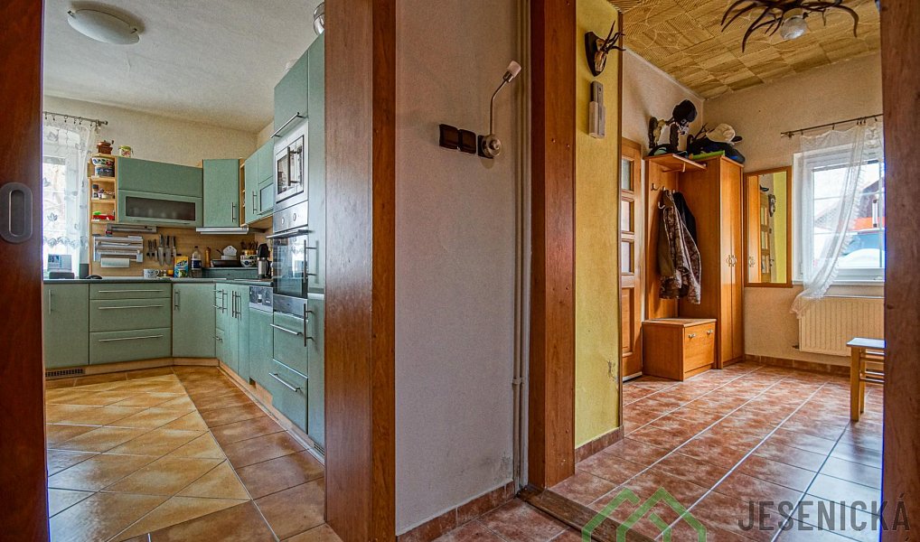 Prodej domu 336 m² s pozemkem 1 626 m², Bernartice – náhled fotky 14
