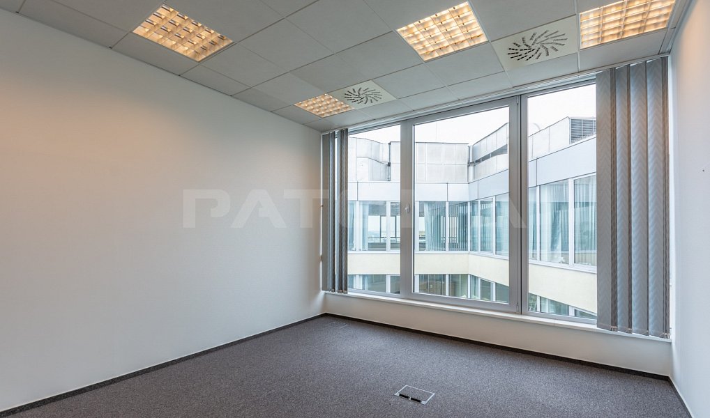 Pronájem kanceláře 106 m², Praha – náhled fotky 13