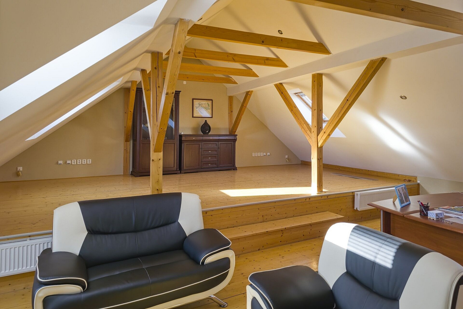 Pronájem výrobních prostor 1 100 m²