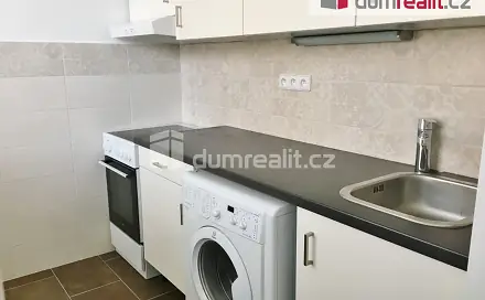 Pronájem bytu 1+1 34 m², Štorkánova, Praha 5 - Smíchov