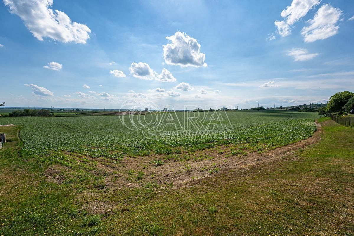Prodej stavebního pozemku 1 050 m² – fotografie 2