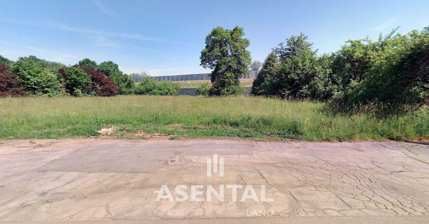 Prodej komerčního pozemku 5 535 m²