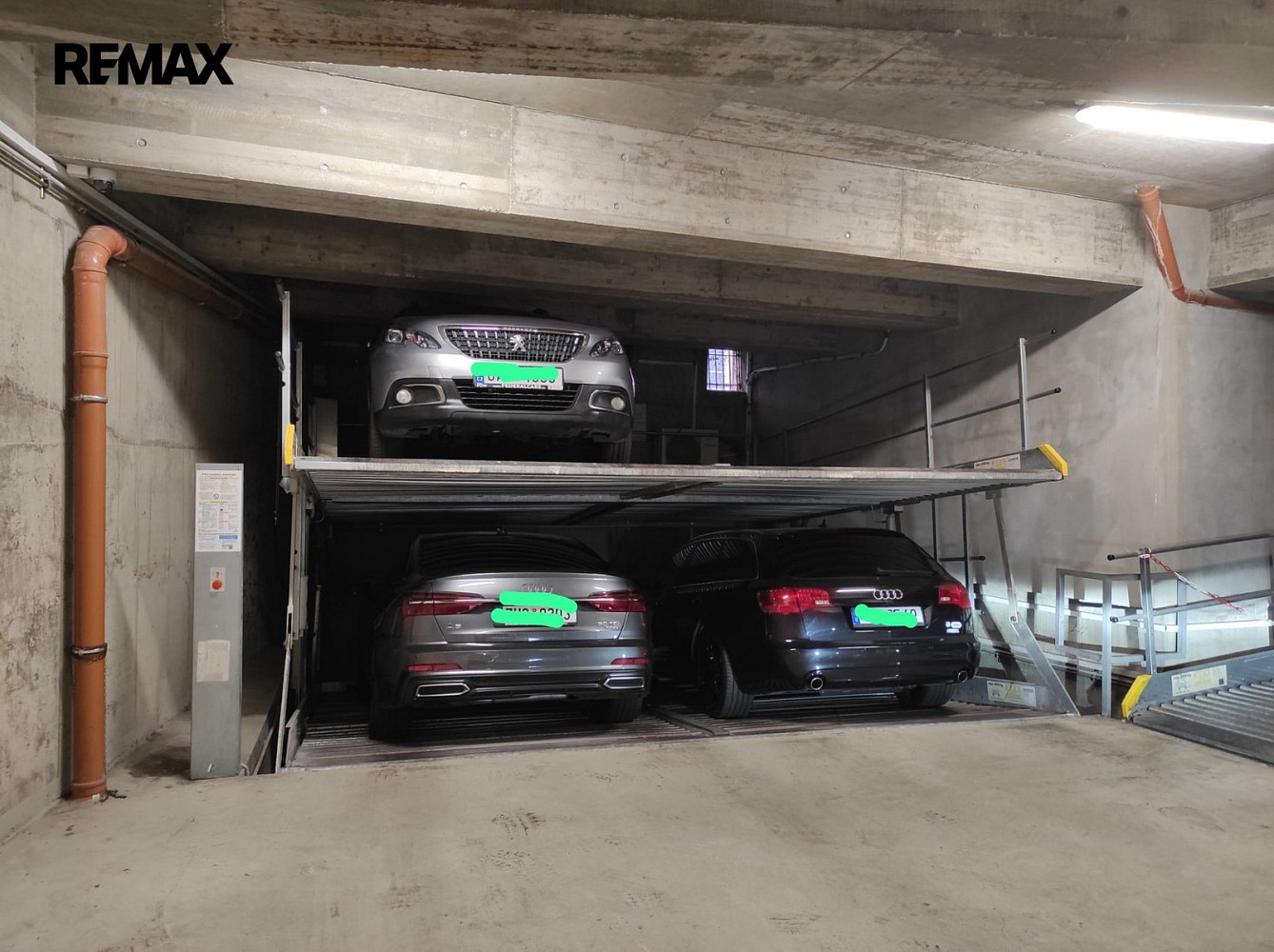 Pronájem parkovacího stáni, 21m2 horní sekce, zámecký vrch, karlovy vary — photo 5