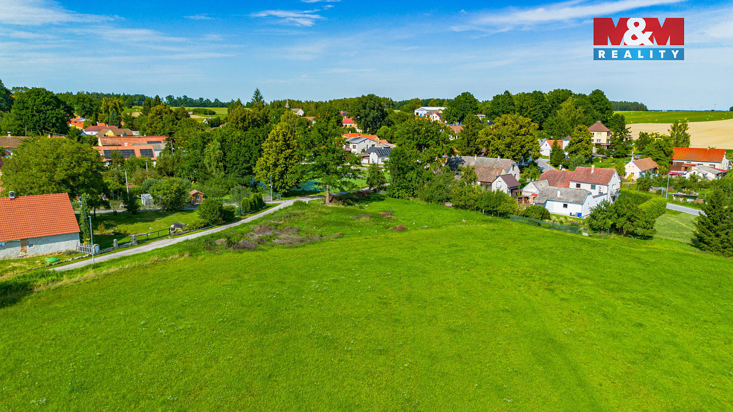 Prodej stavebního pozemku 1 496 m²