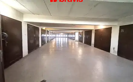 Prodej prostorné garáže 18 m2, elektřina zavedená, Brno - Vinohrady, ul. Žarošická., Žarošická, Brno - Židenice
