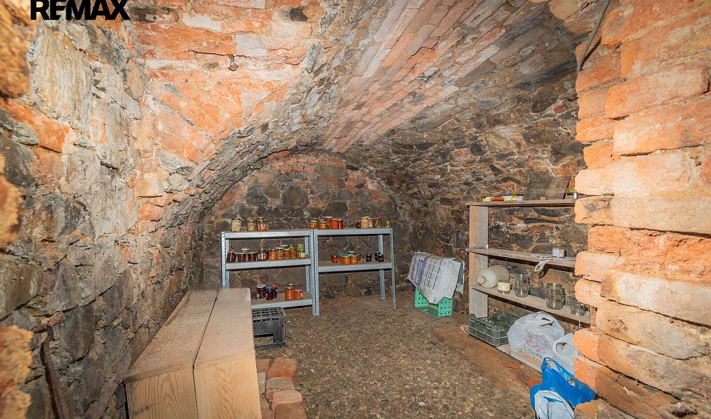 Prodej domu 186 m² s pozemkem 390 m², Břasy – náhled fotky 32