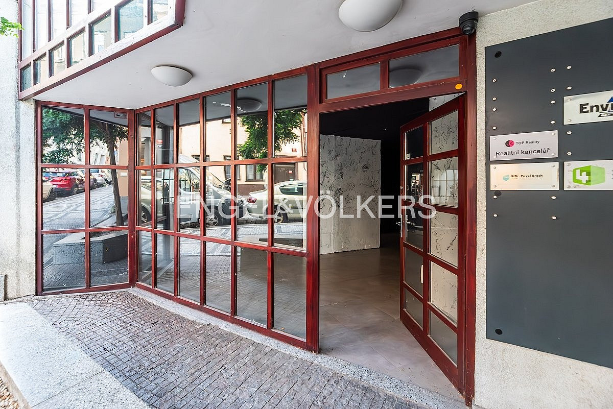 Pronájem obchodních prostor 57 m² – fotografie 2