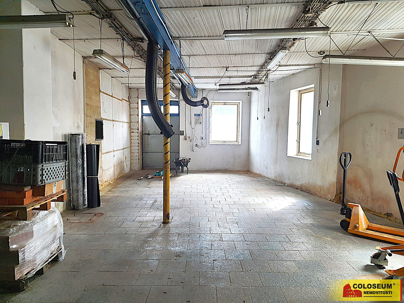 Prodej výrobních prostor 597 m² – fotografie 4