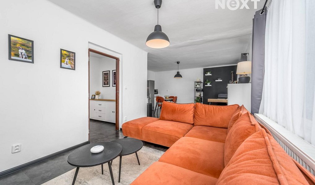 Prodej domu 250 m² s pozemkem 611 m², Zvoleněves – náhled fotky 5