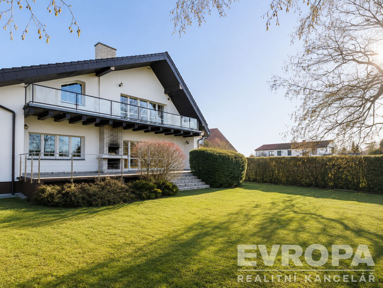 Pronájem domu 350 m² s pozemkem 534 m²