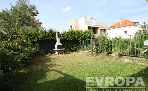 Pronájem bytu 1+kk 32 m², Nad zámečkem, Praha 5 - Košíře, okres Praha