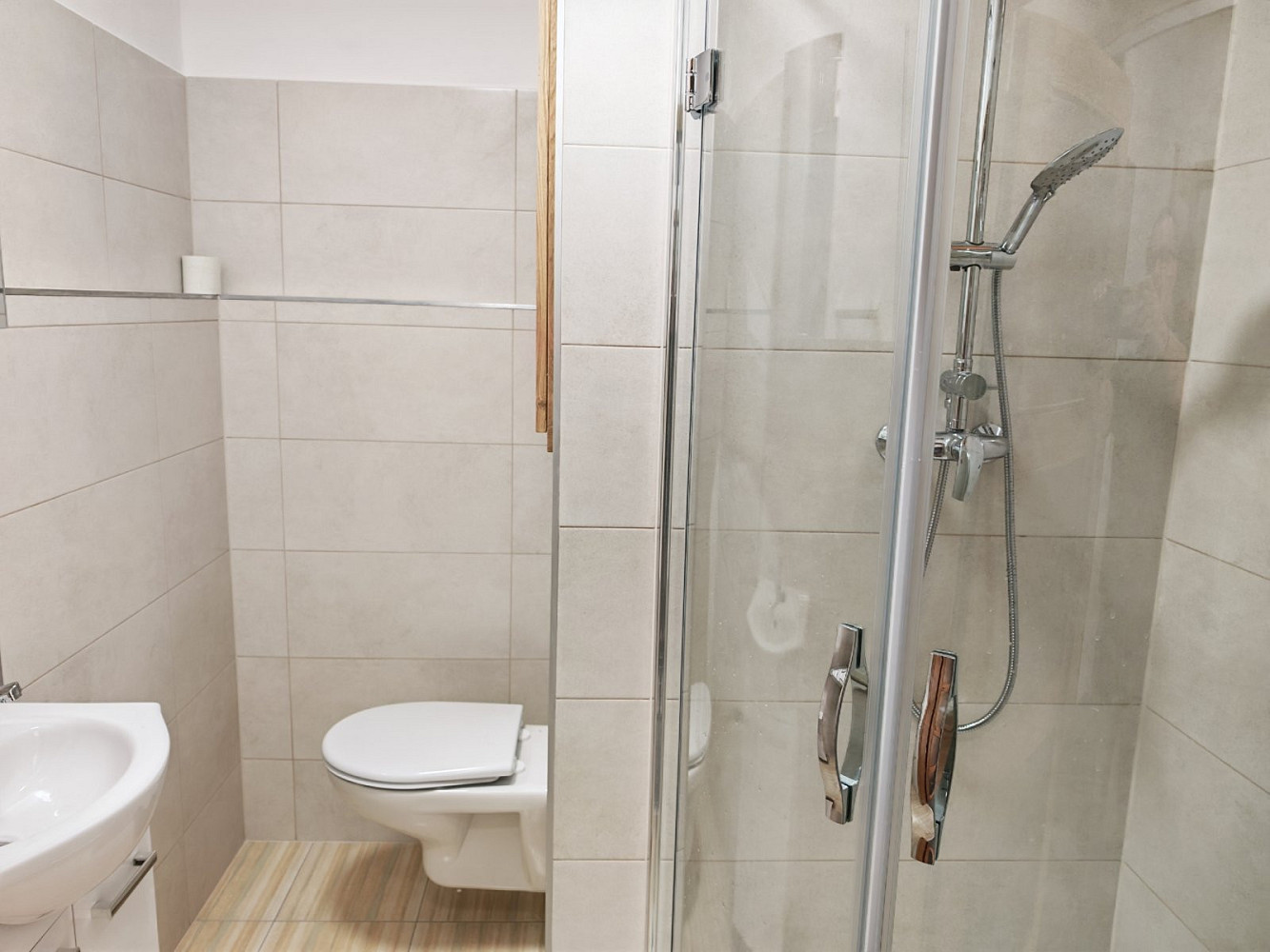 Pronájem bytu 1+kk 28 m² – fotografie 5