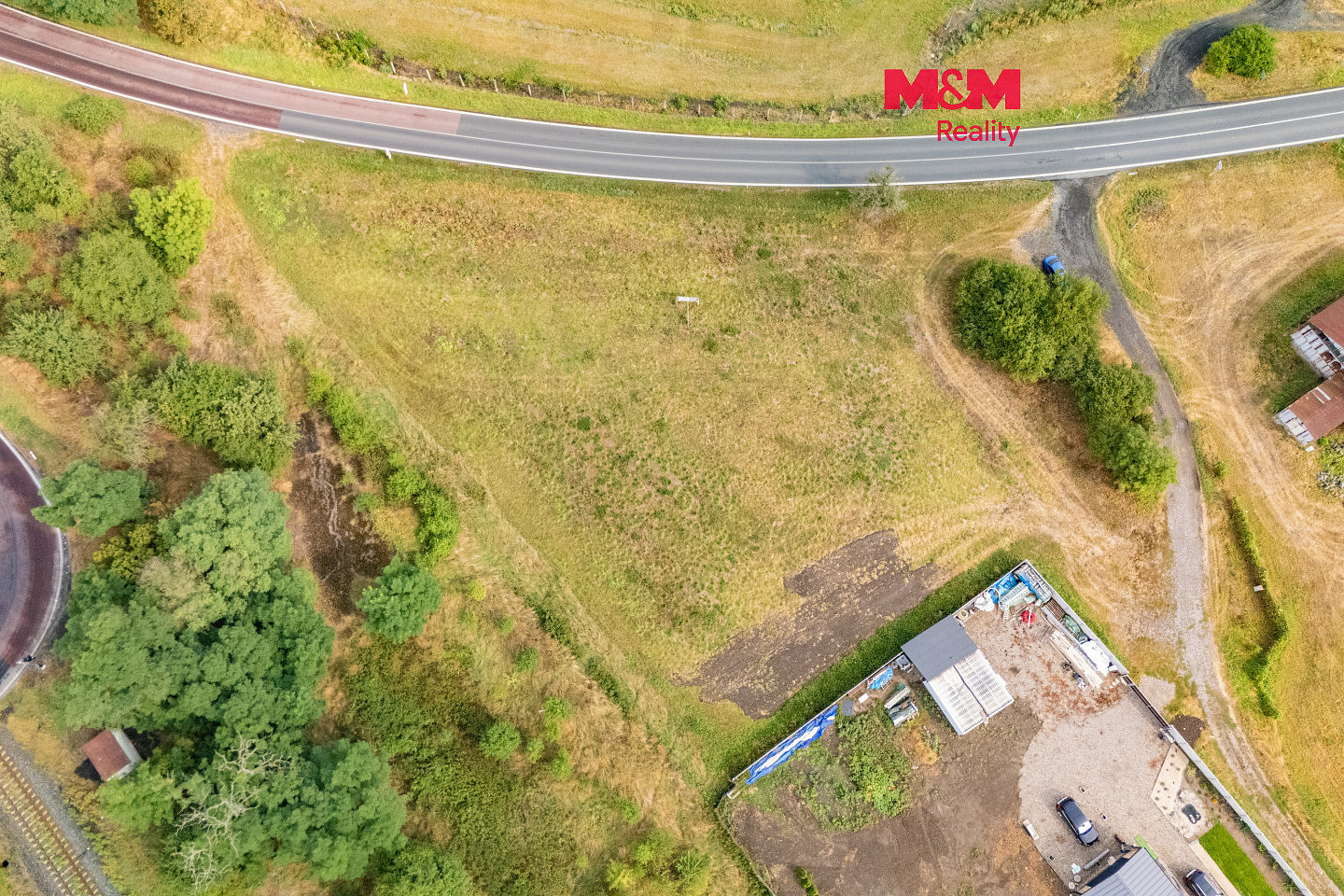 Prodej stavebního pozemku 1 226 m²