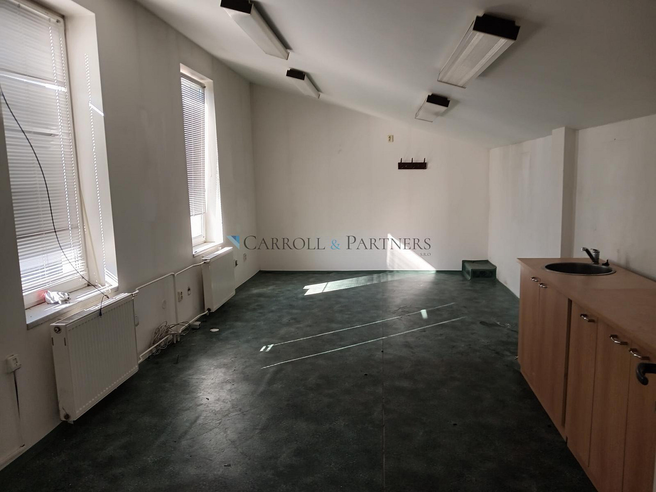 Pronájem kanceláře 216 m² – fotografie 2