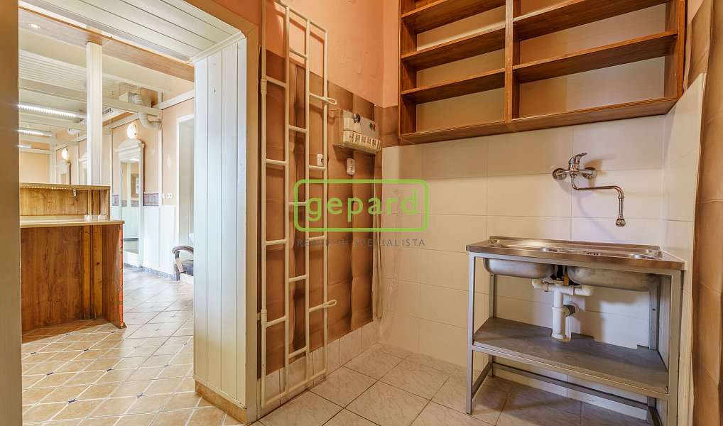 Pronájem obchodních prostor 112 m², Karlovy Vary – náhled fotky 8